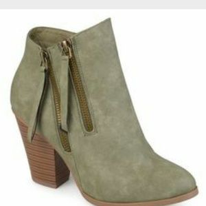 Journee Collection ankle boots